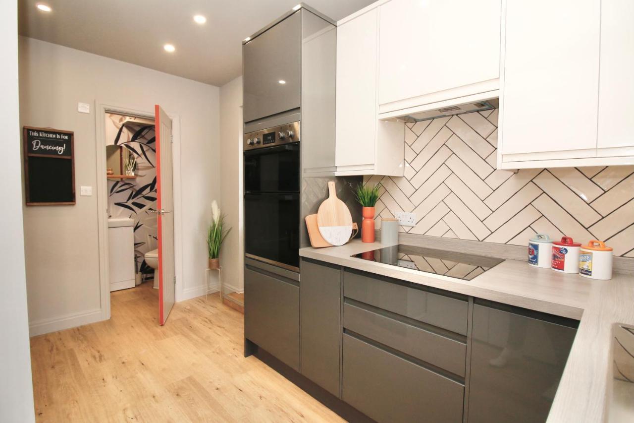 Xxhot Tubxx 4Bed Semi, Sleeps 8, 2 Bathrooms Blackpool Esterno foto