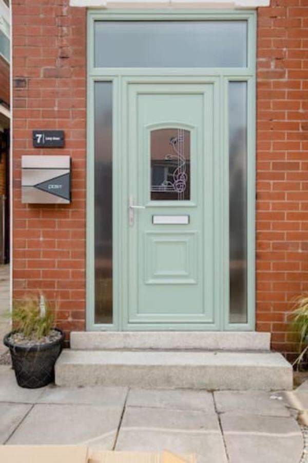 Xxhot Tubxx 4Bed Semi, Sleeps 8, 2 Bathrooms Blackpool Esterno foto