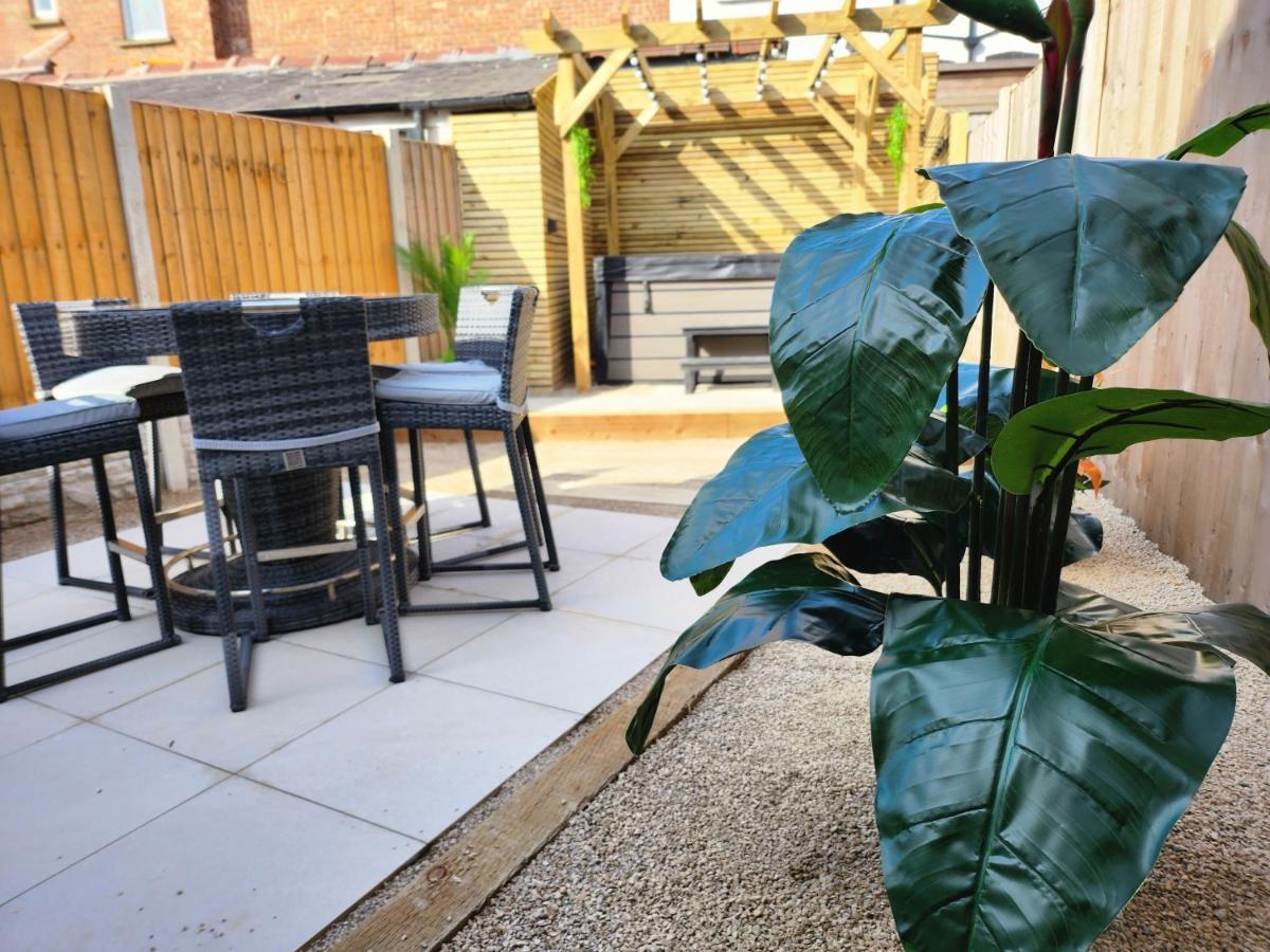 Xxhot Tubxx 4Bed Semi, Sleeps 8, 2 Bathrooms Blackpool Esterno foto